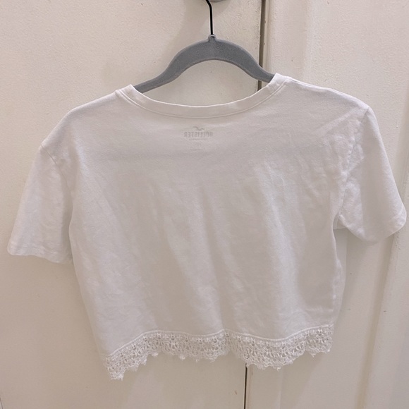 Hollister White Cropped Tee - Picture 2 of 3